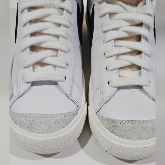 Nike Blazer Mid 77 Women's Size 7.5 Sneakers White Black Sneakers - Picture 4 of 12